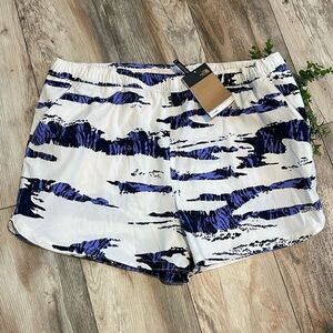 The North Face NWT Women’s Class V Athletic Shorts White Multicolored Sz 2X